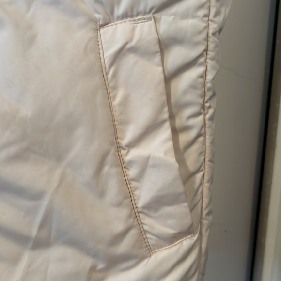 Ralph Lauren heavyweight reversible puffer vest for girls. Size M (8-10) - Picture 8 of 11